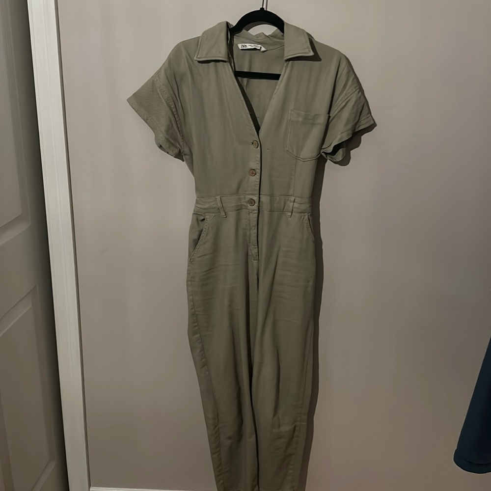 Green Zara jumpsuit size xs